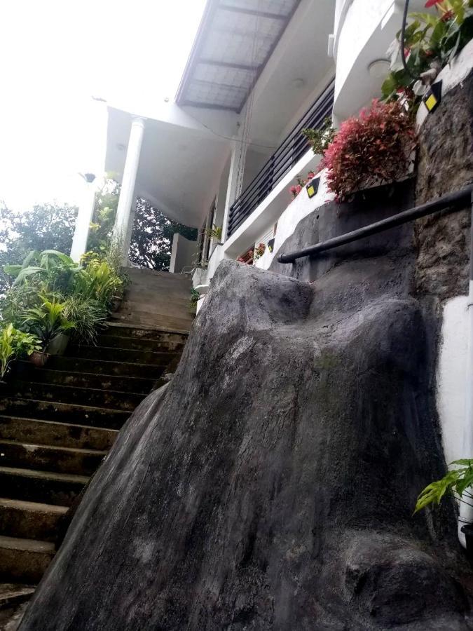 Chandi Mahal Homestay Kandy Buitenkant foto