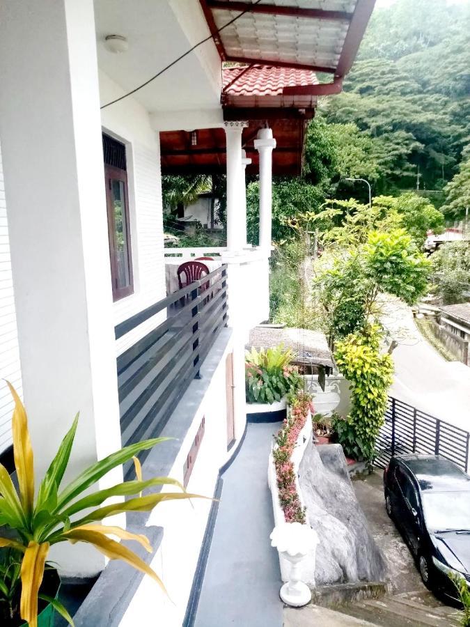 Chandi Mahal Homestay Kandy Buitenkant foto