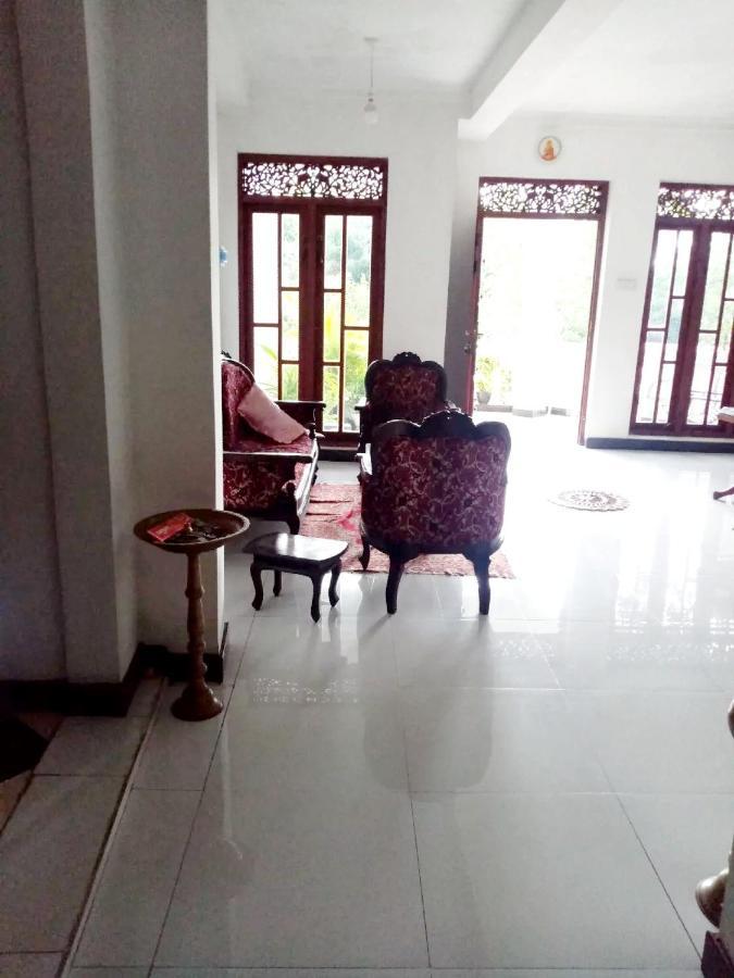 Chandi Mahal Homestay Kandy Buitenkant foto