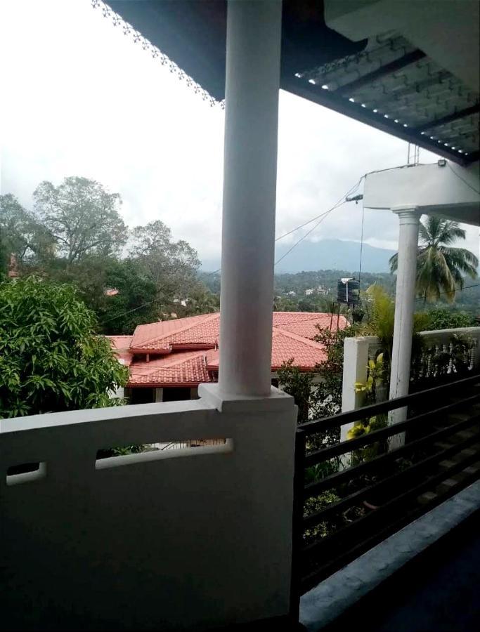 Chandi Mahal Homestay Kandy Buitenkant foto